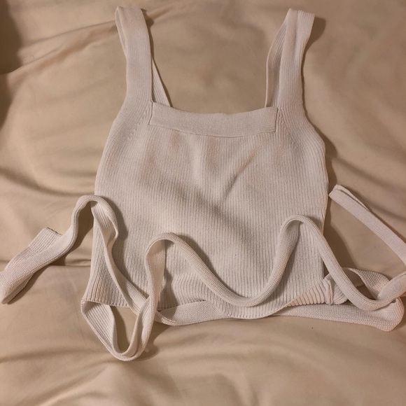 Urban Outfitters Tops - Cropped tie tank
